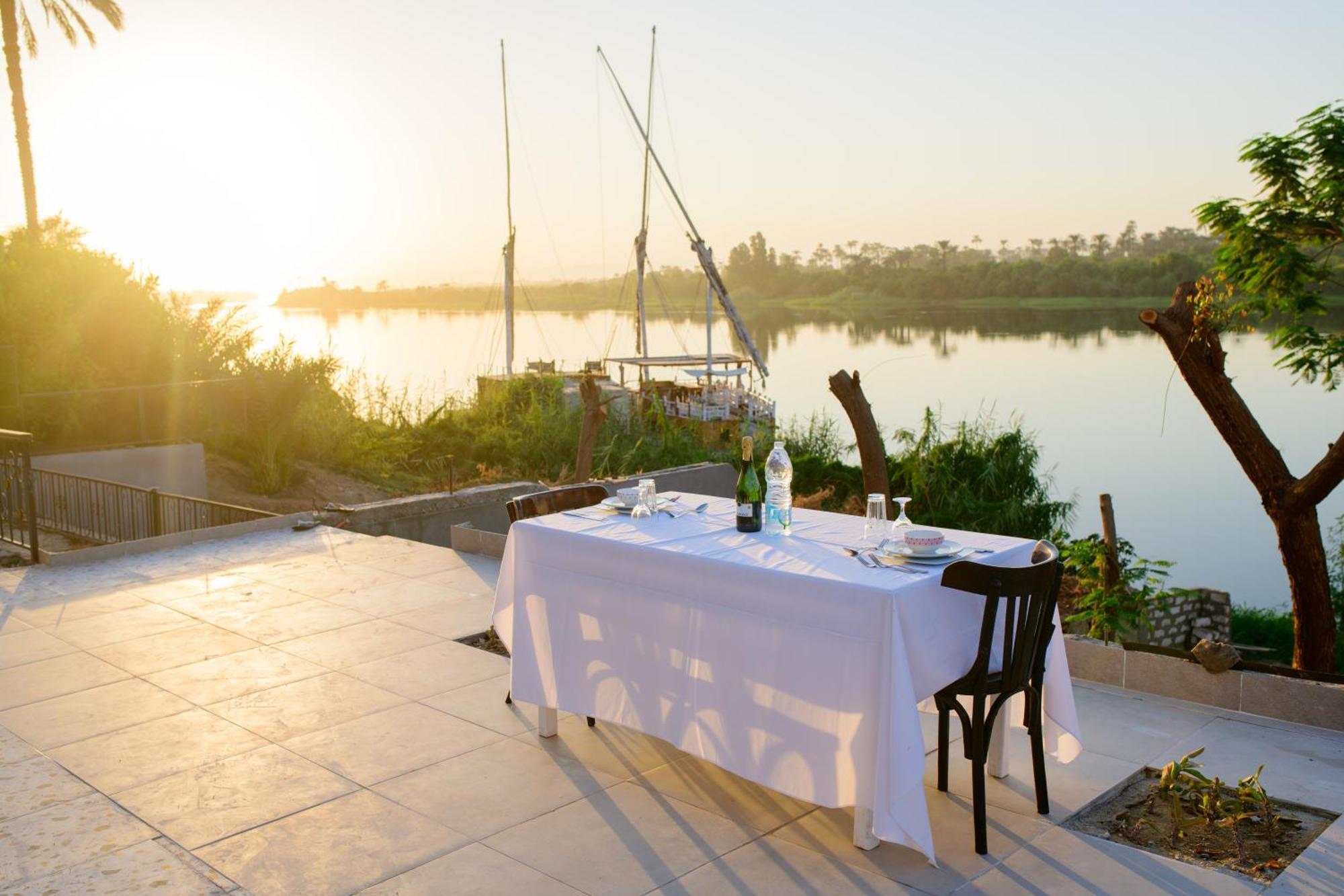 Eyaru Palace Nile View Luxor Esterno foto